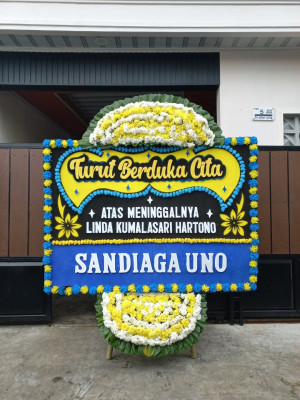 Papan Bunga Duka di Lingkar Selatan
